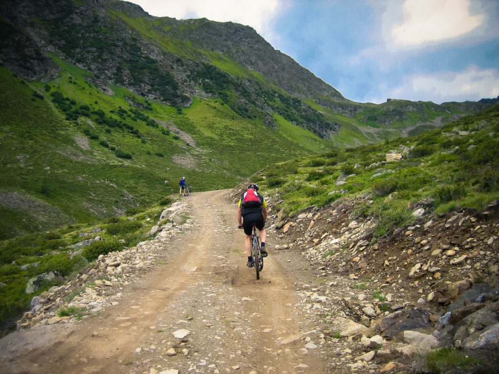 bart-hayes-uphill-cycling